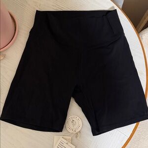Vuori Vuori AllTheForm™ Short 6" Medium (worn once)